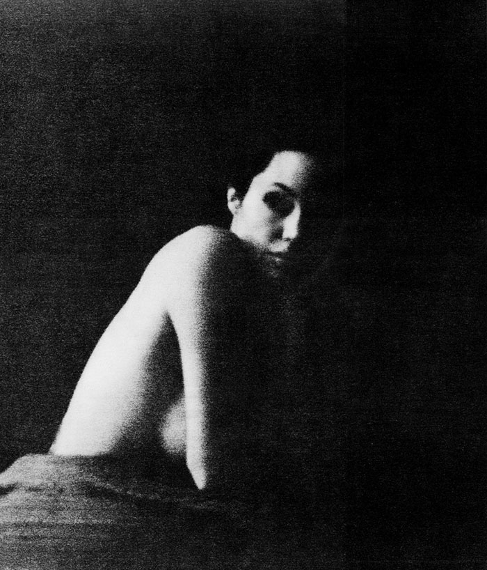 Brad Pitt’s Intimate Photos Of Angelina Jolie Offer A B&W Glimpse Into Their Family Life Brad Pitt’s Intimate Photos Of Angelina Jolie Offer A B&W Glimpse Into Their Family Life