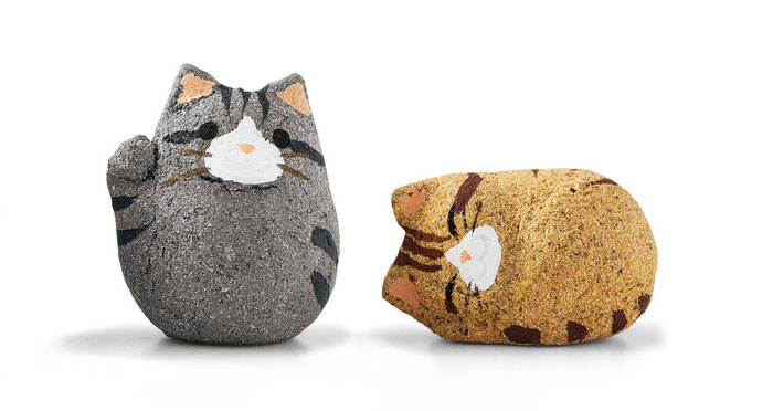 Japan Created A Purrfect Alternative To Fortune Cookies &#8211; Fortune Cat Rice Crackers