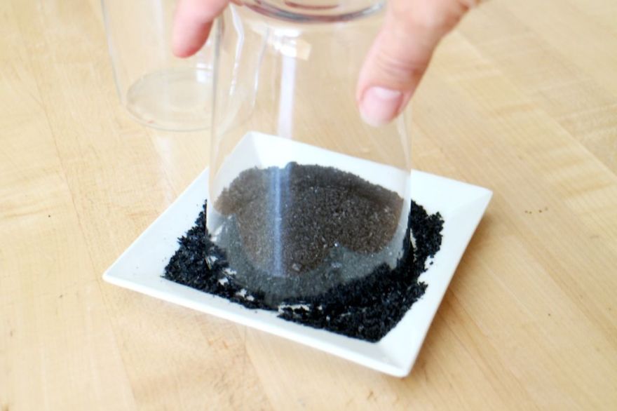 How To Make A Creepy Beet ‘n Bloody Mary Halloween Cocktail How To Make A Creepy Beet ‘n Bloody Mary Halloween Cocktail