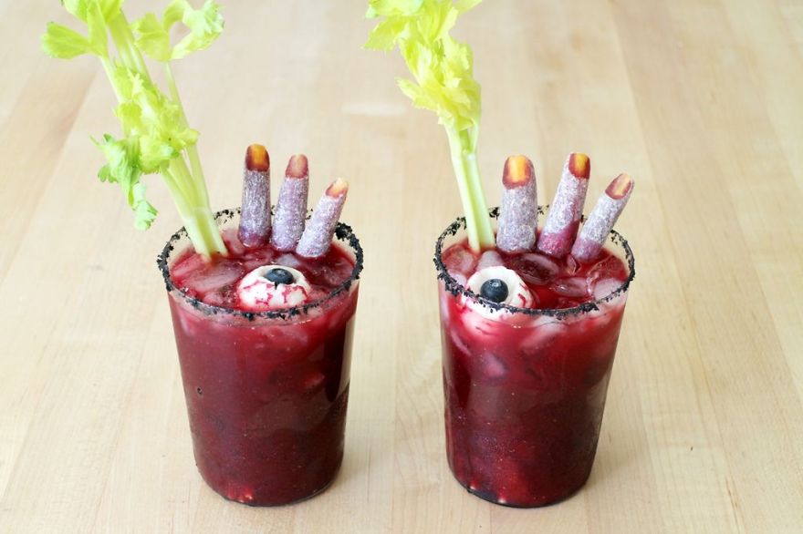 How To Make A Creepy Beet ‘n Bloody Mary Halloween Cocktail How To Make A Creepy Beet ‘n Bloody Mary Halloween Cocktail