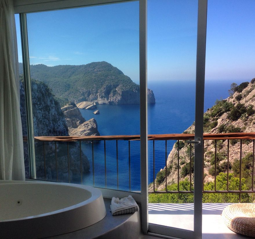 43 Rooms With A View You&#8217;d Like To Be Sitting In Right Now