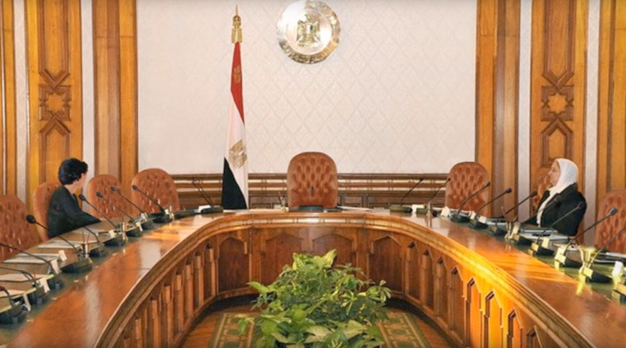 What Politics Looks Like When You Delete Men From The Photos