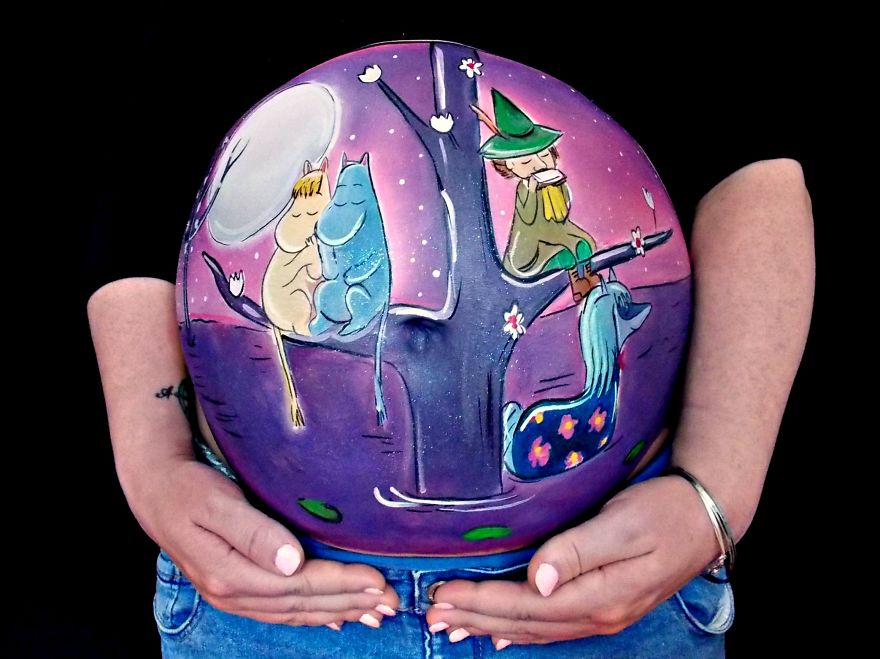 Dad-To-Be Proposes To His Pregnant Girlfriend With Baby Bump Painting That Was Revealed In The Mirror Dad-To-Be Proposes To His Pregnant Girlfriend With Baby Bump Painting That Was Revealed In The Mirror