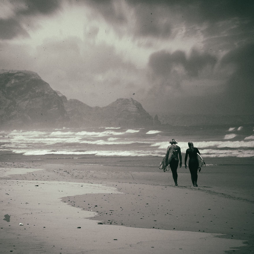 A Digital-Art Tribute To The Freedom Of Surfing