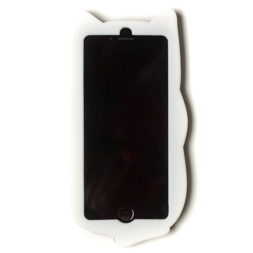 This Iphone Case Makes Sure No One Will Bother You When You Speak This Iphone Case Makes Sure No One Will Bother You When You Speak