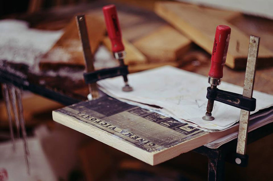 I Hang Woodprints Around Cluj, Romania For People To Find And Take Home I Hang Woodprints Around Cluj, Romania For People To Find And Take Home