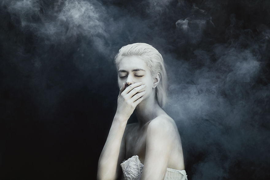 I Use Smoke Bombs To Create Powerful Portraits I Use Smoke Bombs To Create Powerful Portraits