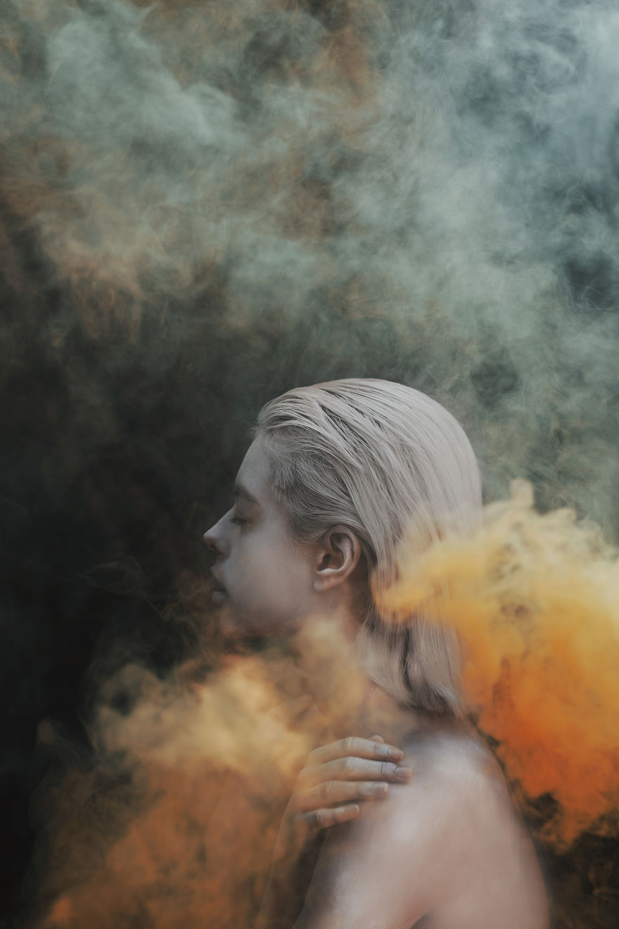 I Use Smoke Bombs To Create Powerful Portraits I Use Smoke Bombs To Create Powerful Portraits
