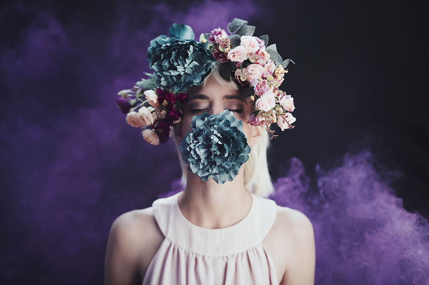 I Use Smoke Bombs To Create Powerful Portraits I Use Smoke Bombs To Create Powerful Portraits