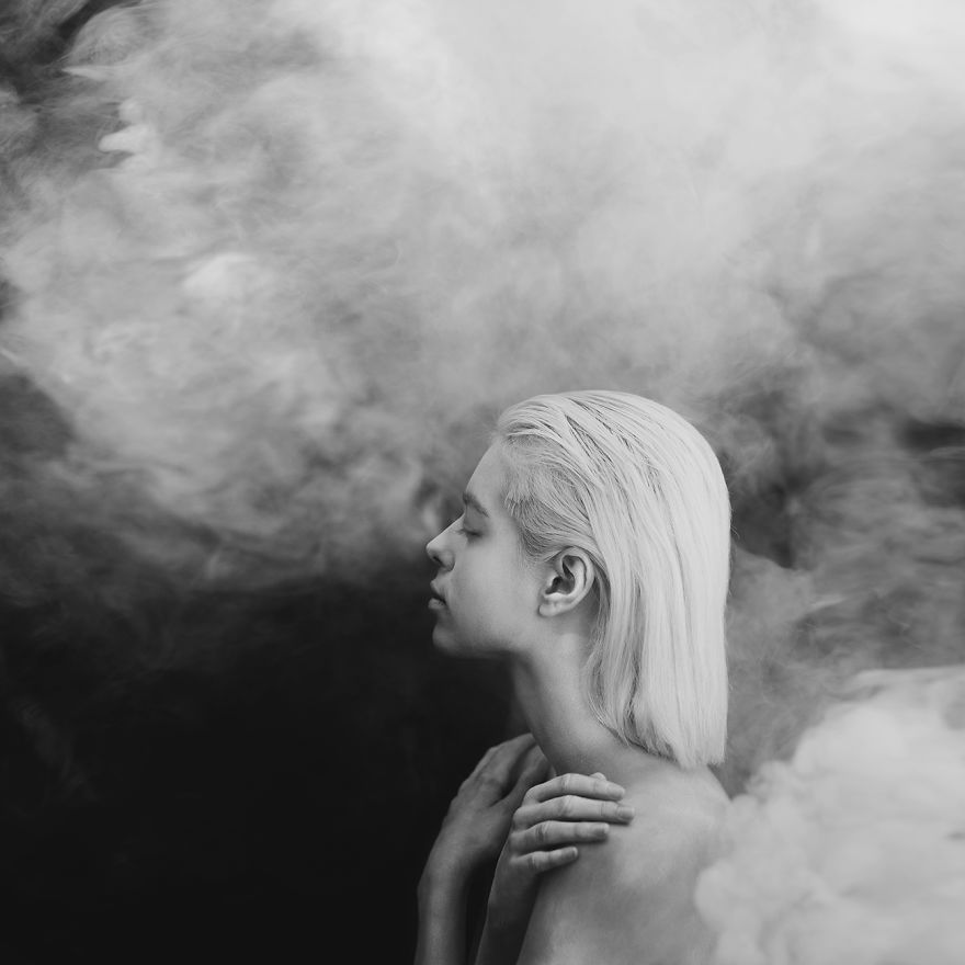 I Use Smoke Bombs To Create Powerful Portraits I Use Smoke Bombs To Create Powerful Portraits