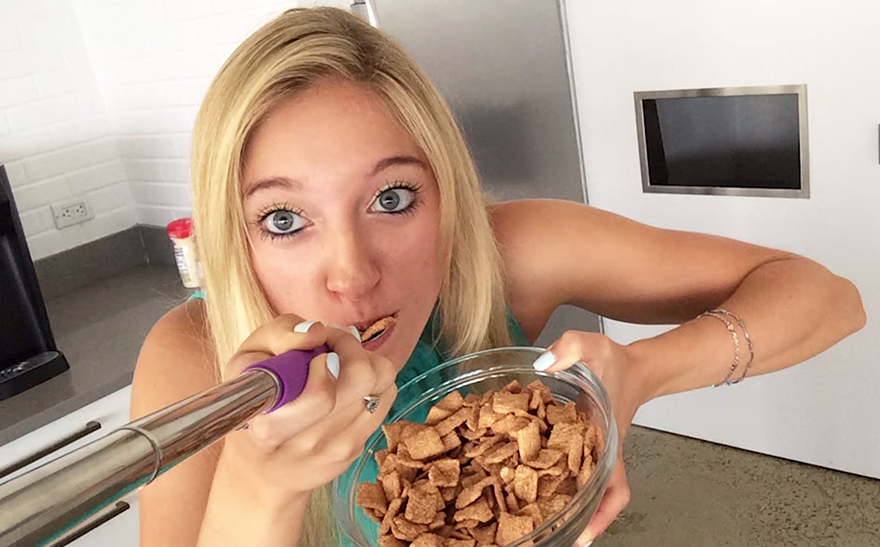 This Selfie Spoon Lets You Take Photos While Eating This Selfie Spoon Lets You Take Photos While Eating
