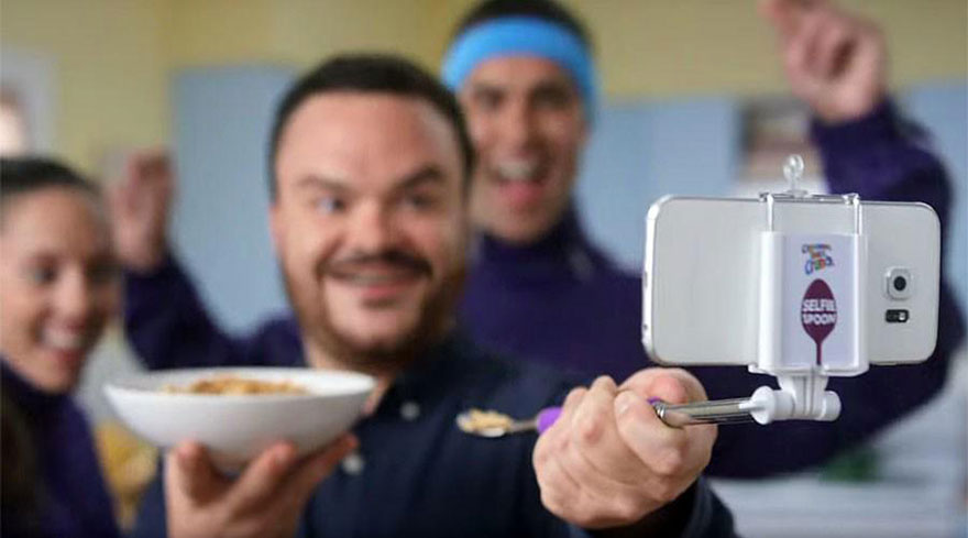 This Selfie Spoon Lets You Take Photos While Eating This Selfie Spoon Lets You Take Photos While Eating