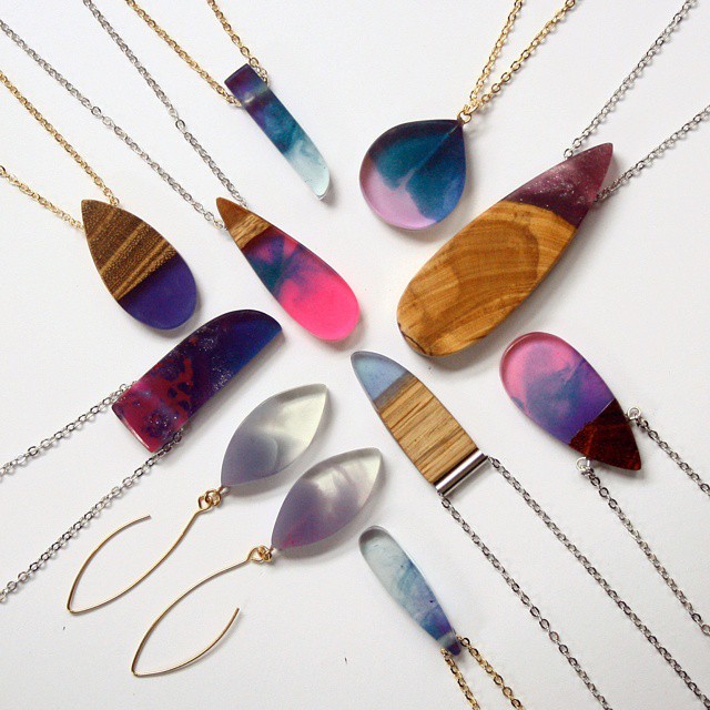 Artist Turns Old Wood Into Unique Jewelry By Using Its Natural Shape Artist Turns Old Wood Into Unique Jewelry By Using Its Natural Shape