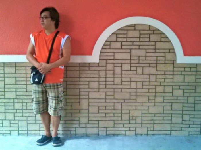 92 People Who Accidentally Dressed Like Their Surroundings