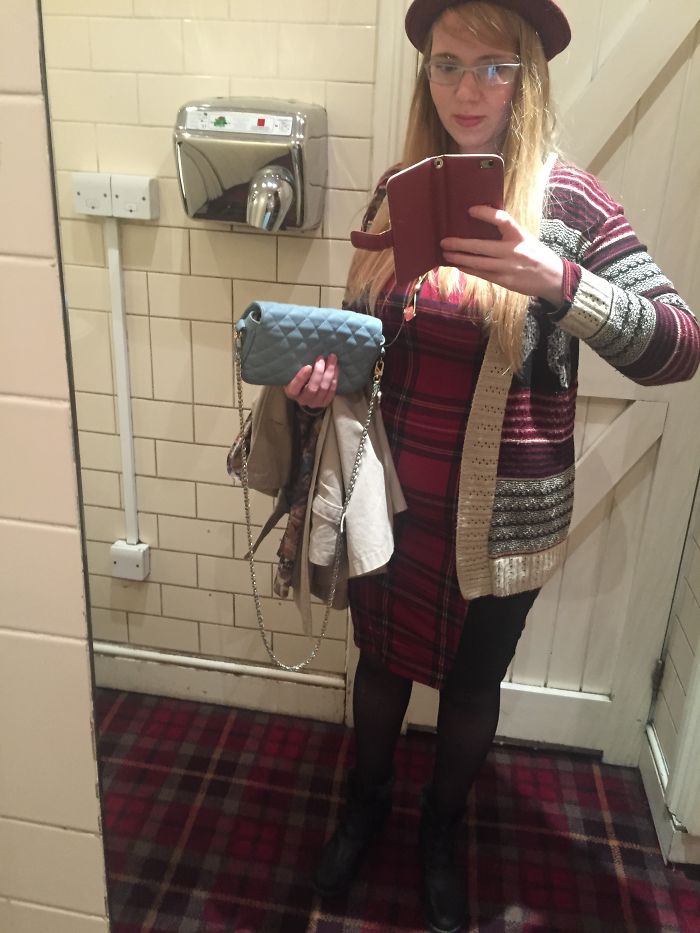 92 People Who Accidentally Dressed Like Their Surroundings