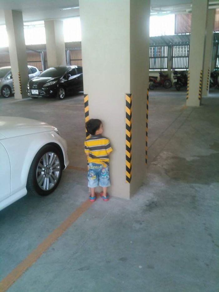 92 People Who Accidentally Dressed Like Their Surroundings