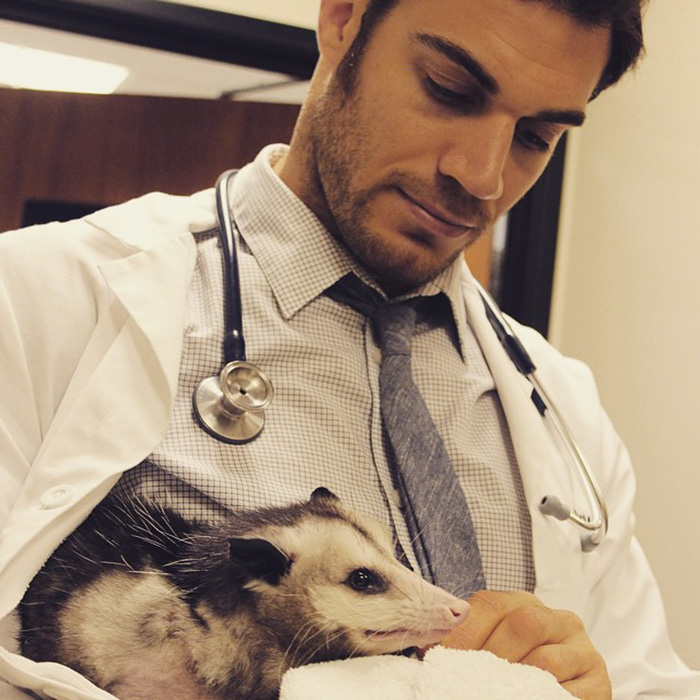 The Hottest Animal Doctor Ever That’ll Make You Want To Get Your Pet Checked The Hottest Animal Doctor Ever That’ll Make You Want To Get Your Pet Checked
