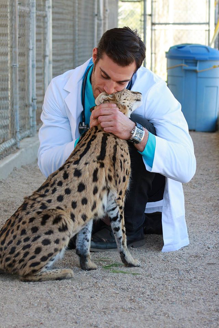 The Hottest Animal Doctor Ever That’ll Make You Want To Get Your Pet Checked The Hottest Animal Doctor Ever That’ll Make You Want To Get Your Pet Checked