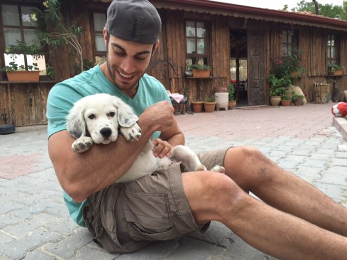 The Hottest Animal Doctor Ever That’ll Make You Want To Get Your Pet Checked The Hottest Animal Doctor Ever That’ll Make You Want To Get Your Pet Checked