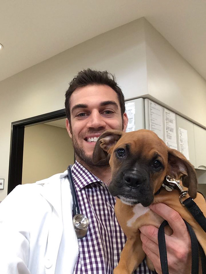 The Hottest Animal Doctor Ever That’ll Make You Want To Get Your Pet Checked The Hottest Animal Doctor Ever That’ll Make You Want To Get Your Pet Checked