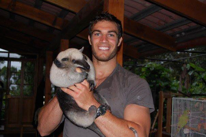 The Hottest Animal Doctor Ever That’ll Make You Want To Get Your Pet Checked The Hottest Animal Doctor Ever That’ll Make You Want To Get Your Pet Checked