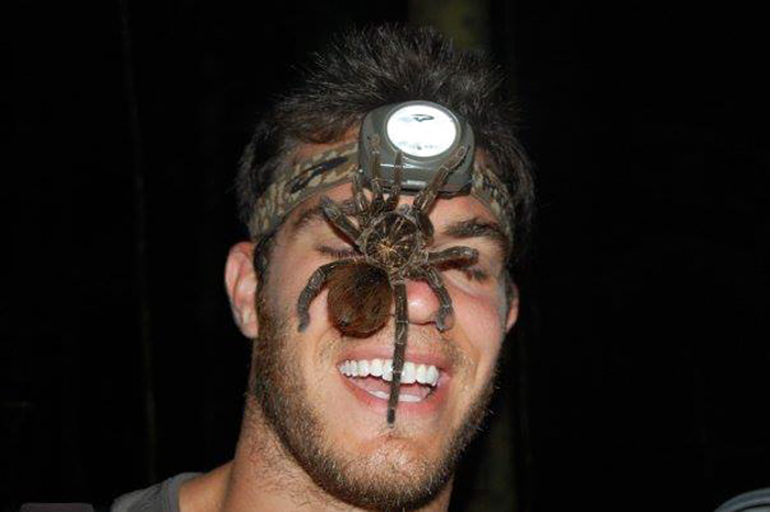 The Hottest Animal Doctor Ever That’ll Make You Want To Get Your Pet Checked The Hottest Animal Doctor Ever That’ll Make You Want To Get Your Pet Checked