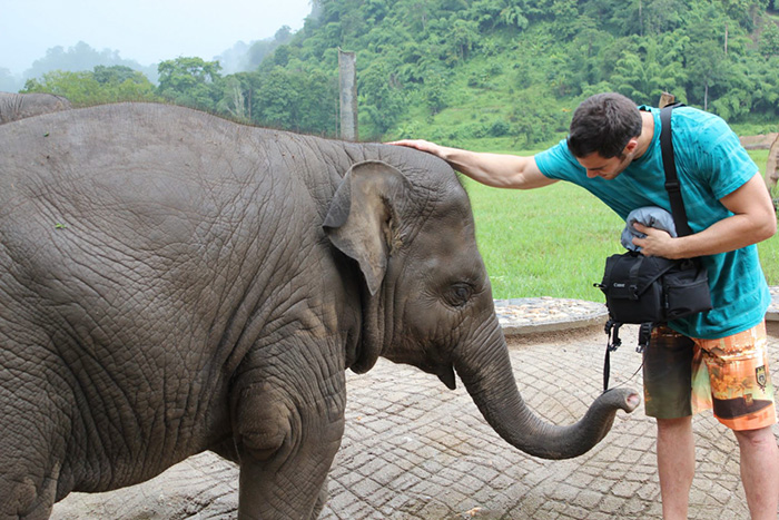 The Hottest Animal Doctor Ever That’ll Make You Want To Get Your Pet Checked The Hottest Animal Doctor Ever That’ll Make You Want To Get Your Pet Checked