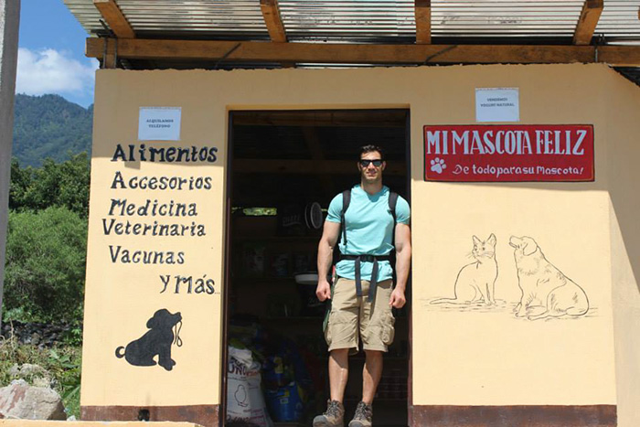 The Hottest Animal Doctor Ever That’ll Make You Want To Get Your Pet Checked The Hottest Animal Doctor Ever That’ll Make You Want To Get Your Pet Checked