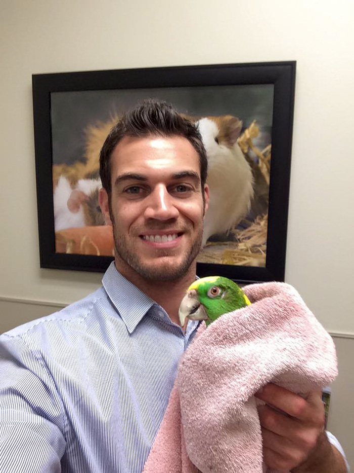 The Hottest Animal Doctor Ever That’ll Make You Want To Get Your Pet Checked The Hottest Animal Doctor Ever That’ll Make You Want To Get Your Pet Checked