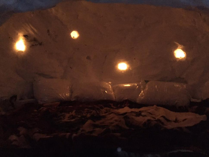 Man Builds Igloo In Brooklyn During Blizzard, Lists It On Airbnb For $200 Man Builds Igloo In Brooklyn During Blizzard, Lists It On Airbnb For $200