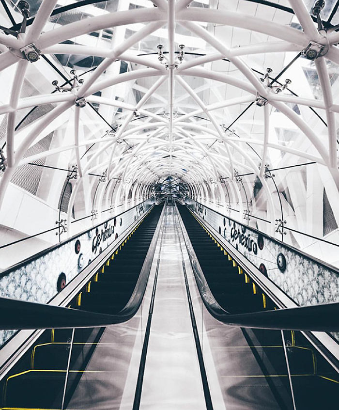 This Symmetry-Filled Instagram Will Satisfy Every Perfectionist’s Soul This Symmetry-Filled Instagram Will Satisfy Every Perfectionist’s Soul