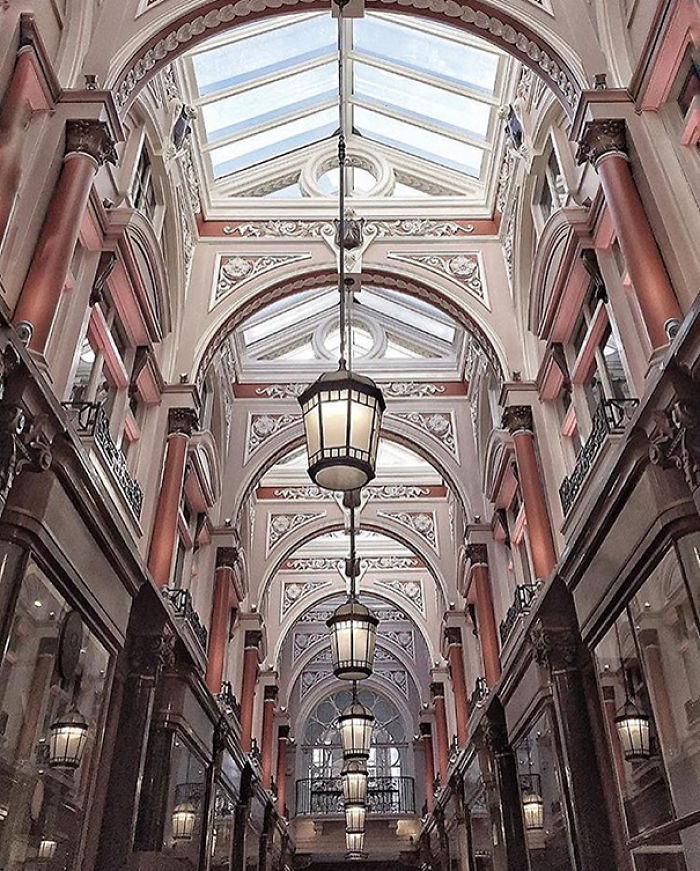 This Symmetry-Filled Instagram Will Satisfy Every Perfectionist’s Soul This Symmetry-Filled Instagram Will Satisfy Every Perfectionist’s Soul