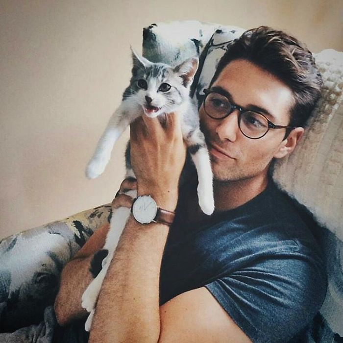 Hot Dudes With Kittens Instagram Is What You Need Right Meow Hot Dudes With Kittens Instagram Is What You Need Right Meow