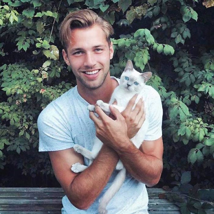 Hot Dudes With Kittens Instagram Is What You Need Right Meow Hot Dudes With Kittens Instagram Is What You Need Right Meow