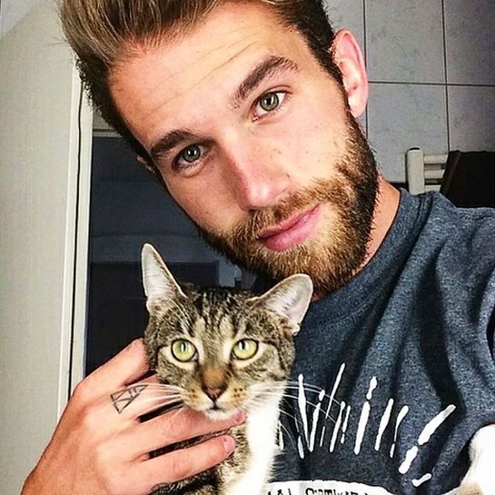 Hot Dudes With Kittens Instagram Is What You Need Right Meow Hot Dudes With Kittens Instagram Is What You Need Right Meow