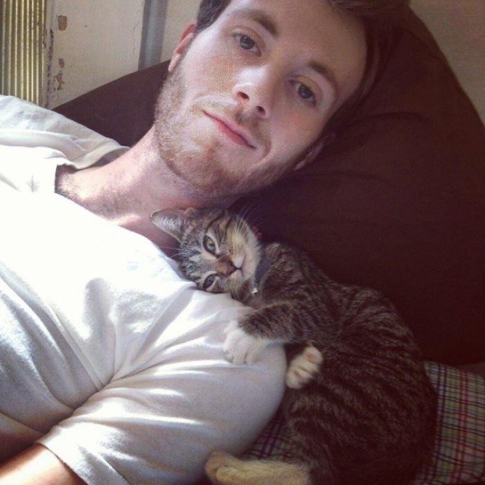Hot Dudes With Kittens Instagram Is What You Need Right Meow Hot Dudes With Kittens Instagram Is What You Need Right Meow