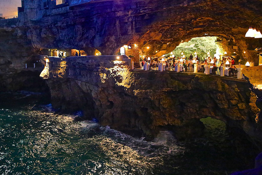 Restaurant Built Inside An Italian Cave Lets You Dine With Beautiful Views Restaurant Built Inside An Italian Cave Lets You Dine With Beautiful Views