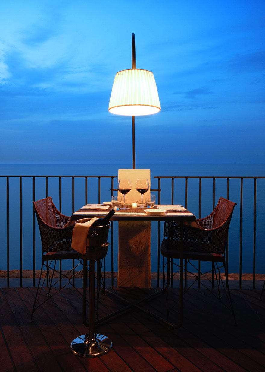 Restaurant Built Inside An Italian Cave Lets You Dine With Beautiful Views Restaurant Built Inside An Italian Cave Lets You Dine With Beautiful Views