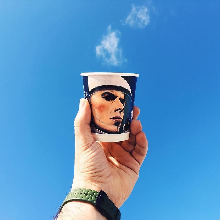 Artists Pay Tribute To Late David Bowie (289 Pics)