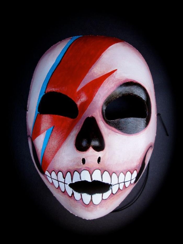 Artists Pay Tribute To Late David Bowie (289 Pics)