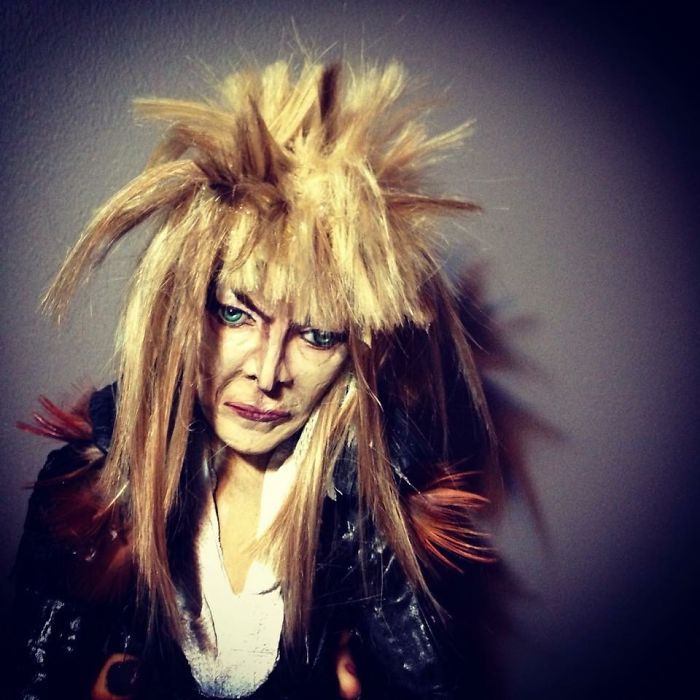 Artists Pay Tribute To Late David Bowie (289 Pics)