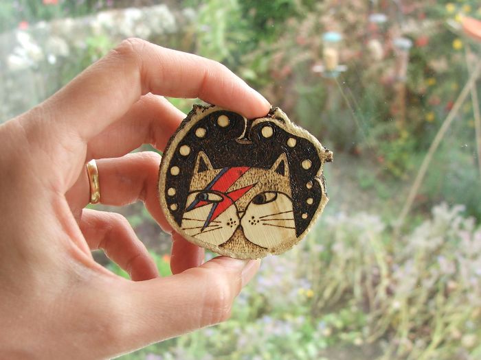 Artists Pay Tribute To Late David Bowie (289 Pics)