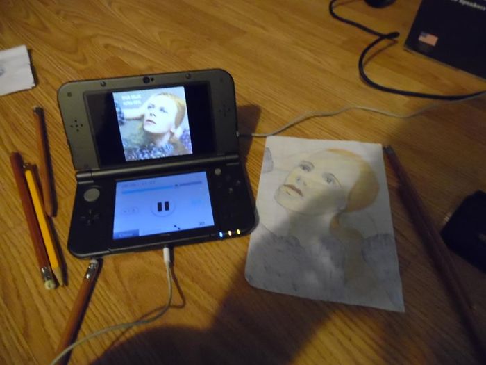 Artists Pay Tribute To Late David Bowie (289 Pics)