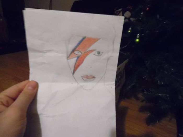 Artists Pay Tribute To Late David Bowie (289 Pics)