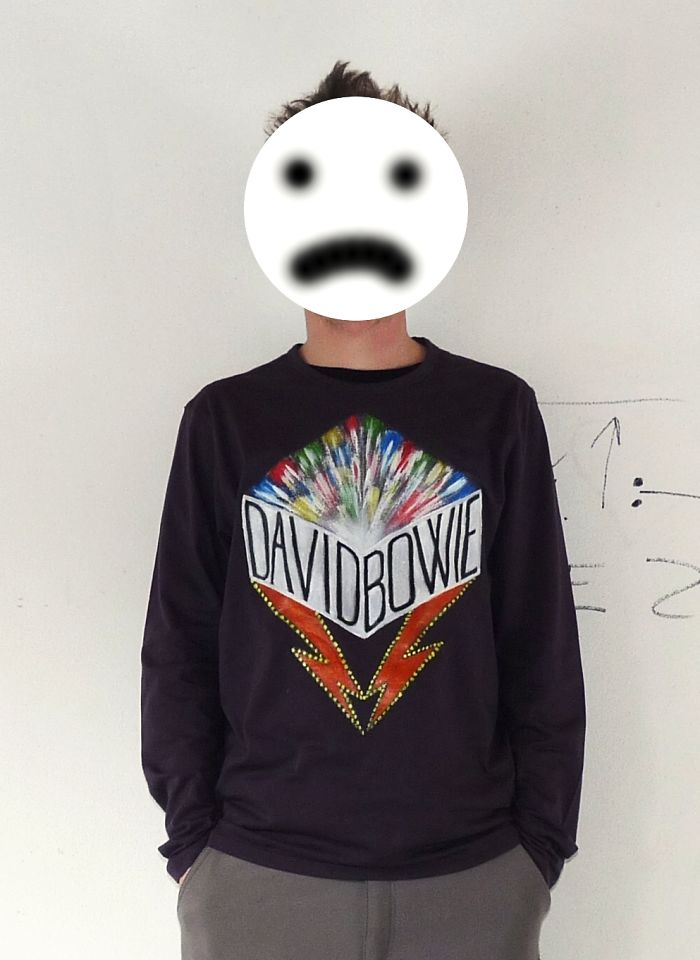 Artists Pay Tribute To Late David Bowie (289 Pics)