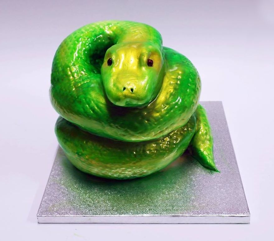 Being A Cake Sculptor: I&#8217;m Asked To Make Everything From Drunk Barbie To Game Of Thrones Meets