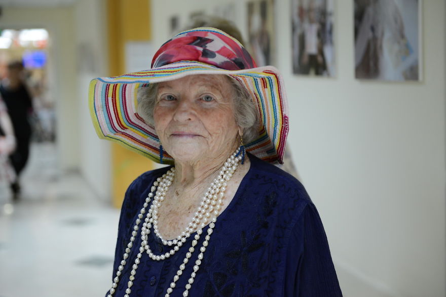 These Senior Citizens Never Imagined This Is What Would Happen When They Signed Up These Senior Citizens Never Imagined This Is What Would Happen When They Signed Up