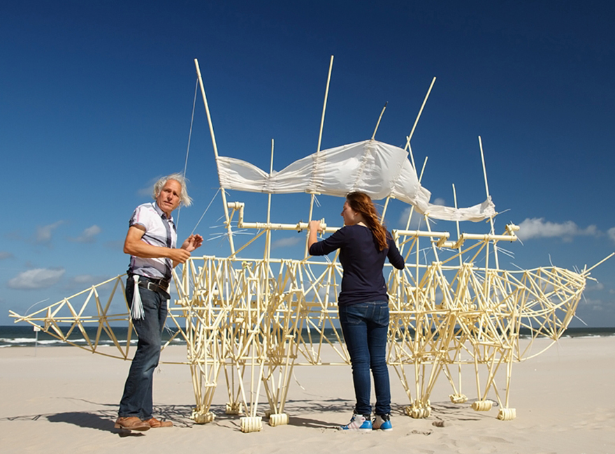 Dutch Artist Creates Wind-Powered Walking Sculptures