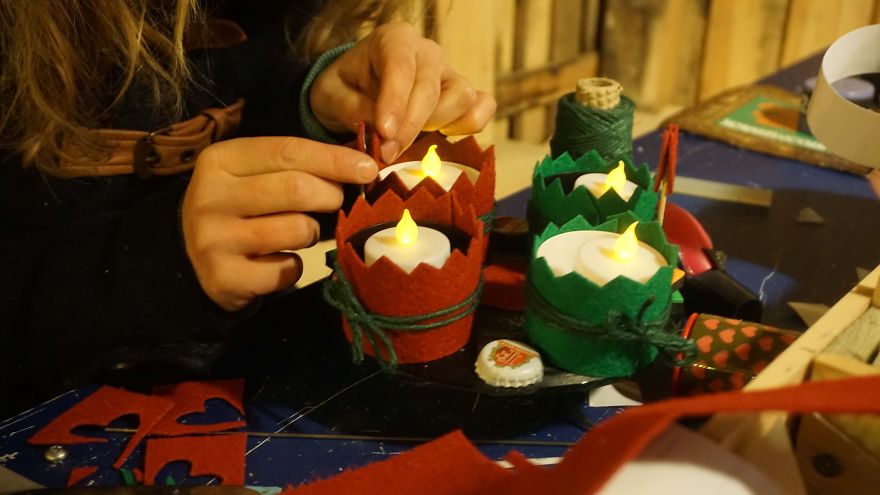 I Made A Recycled Workshop House, Where People Make Their Own Christmas Gifts, And It’s Free! I Made A Recycled Workshop House, Where People Make Their Own Christmas Gifts, And It’s Free!