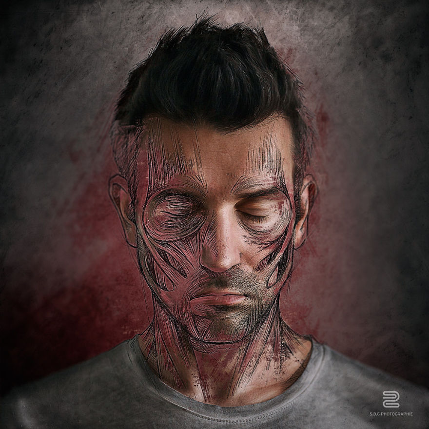 I Study Human Muscles By Drawing Them On My Selfies